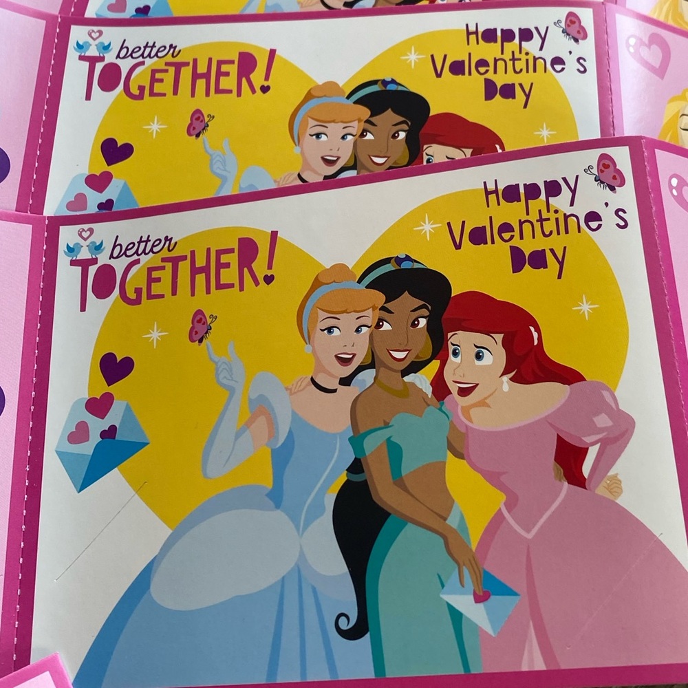 ⚠️ 32 Large Disney Princess Valentines Day Cards, new! - Picture 3 of 10